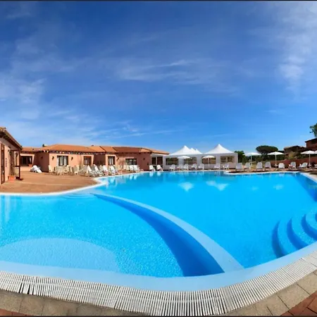 아파트 Comfy With Pool 아글리엔투