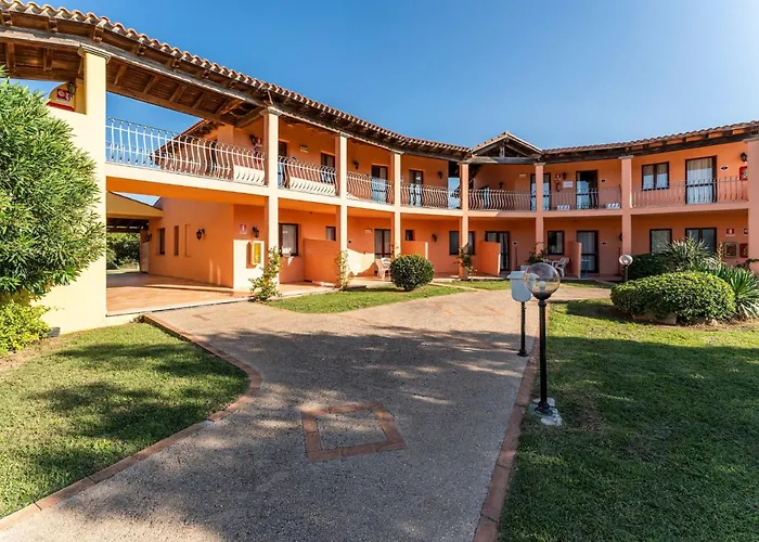 Comfy With Pool אגליאנטו